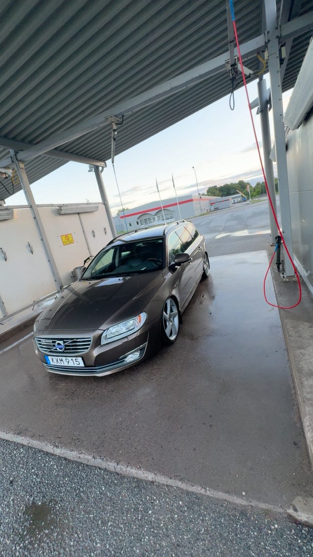 Volvo V70 2016