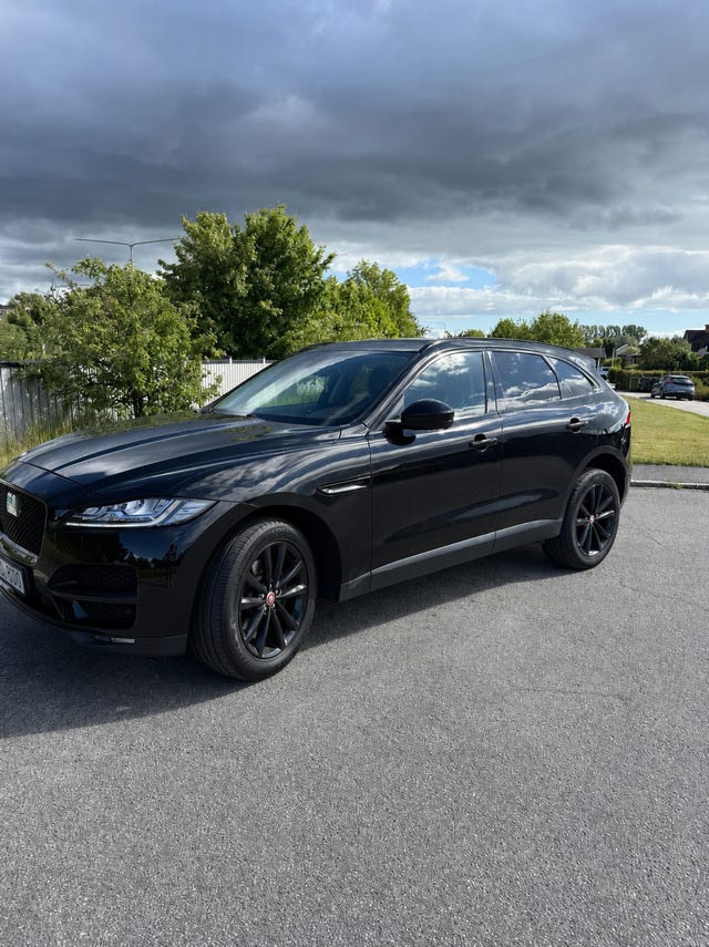Jaguar F-PACE 2017