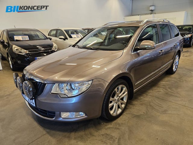 Skoda Superb 2011