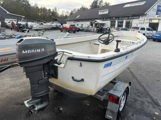 Crescent 465 &  Mariner 25 hk -89, elstart, hamnkapell