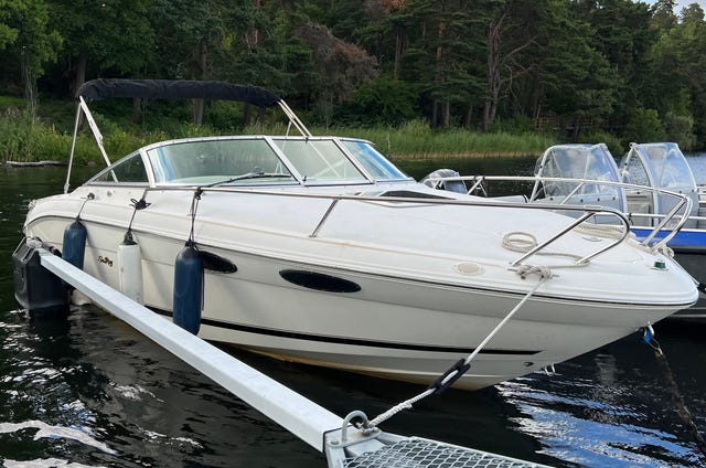 SEA RAY 230 overnighter