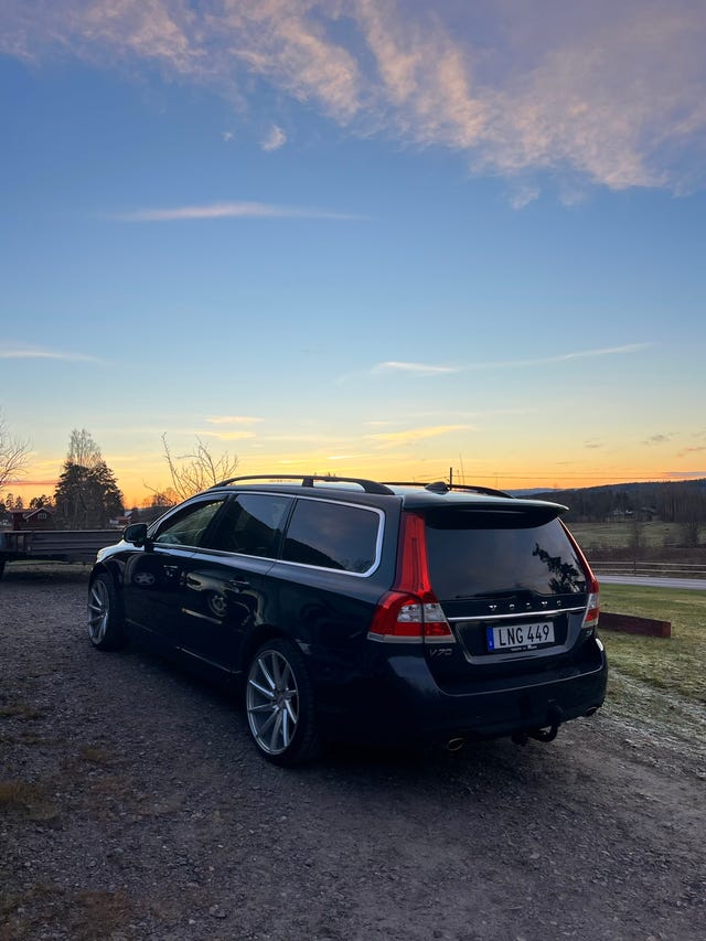 Volvo V70 2015
