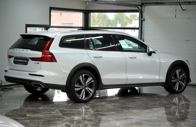 Volvo V60 Cross Country 2019 – bild 4