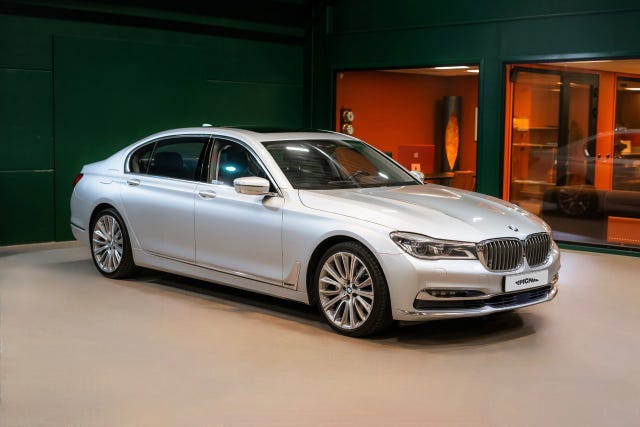 BMW 730 2016
