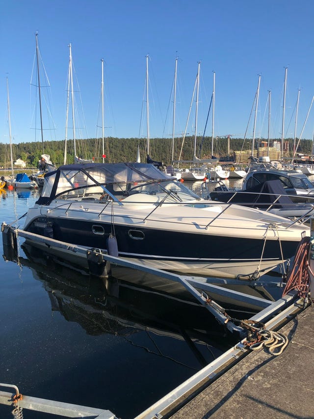 Aquador 26 DC stora dieseln D6 330hk