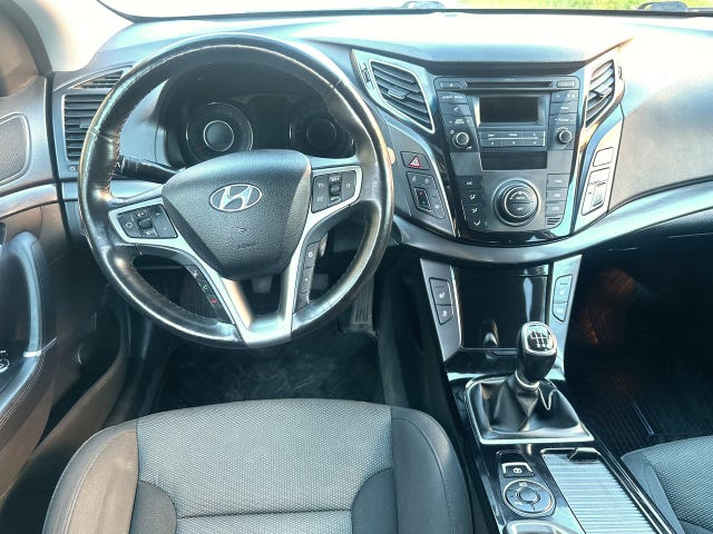 Hyundai i40 — bild 9 av 10