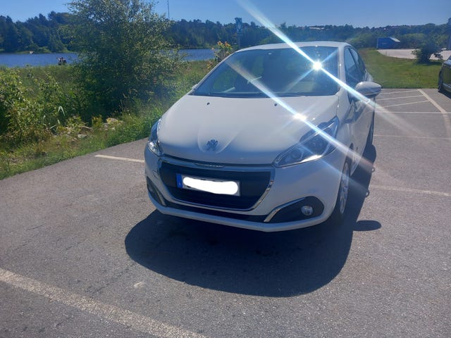 Peugeot 208 2016