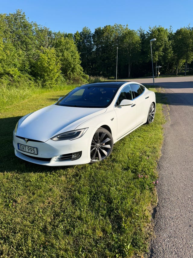 Tesla Model S 2016