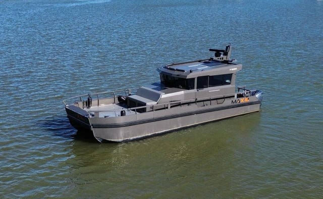 Sällan skådad Max Pro 108 katamaran till salu
