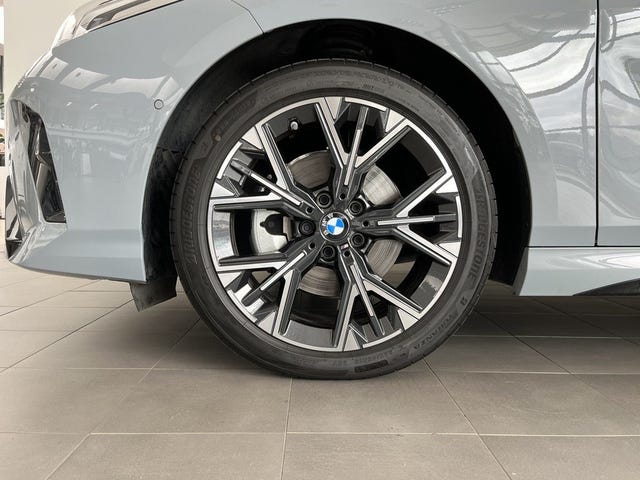 BMW 120 2026 – bild 4