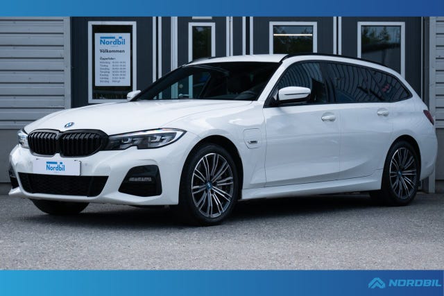 BMW 330e 2022