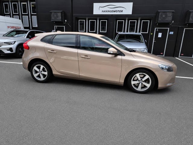 Volvo V40 2016