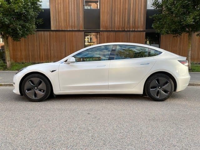 Tesla Model 3 2020
