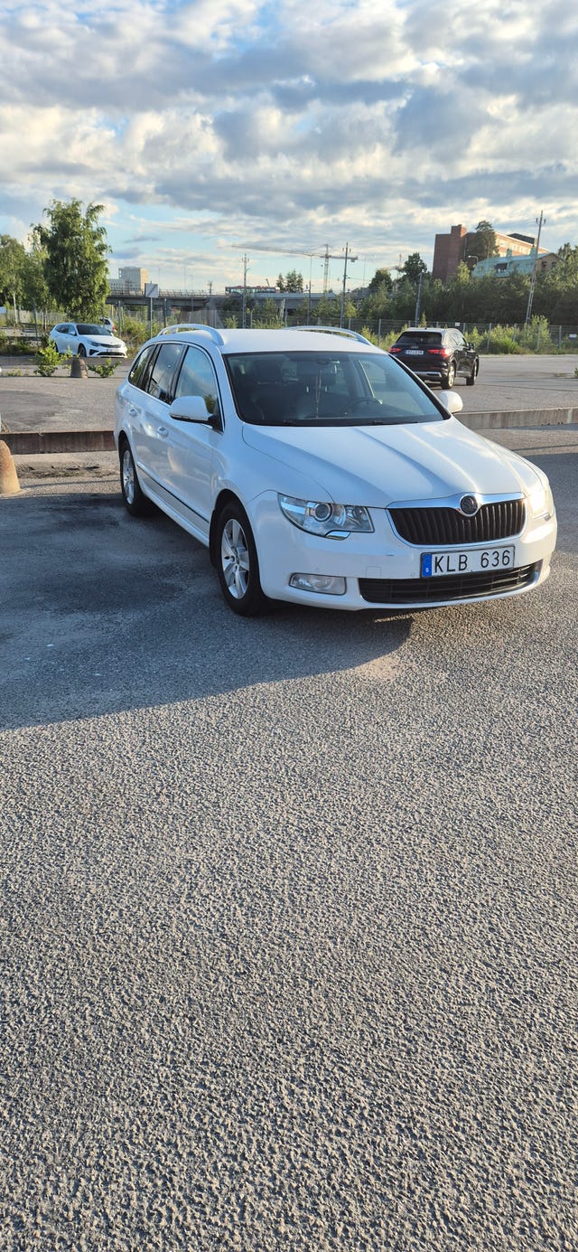 Skoda Superb 2012