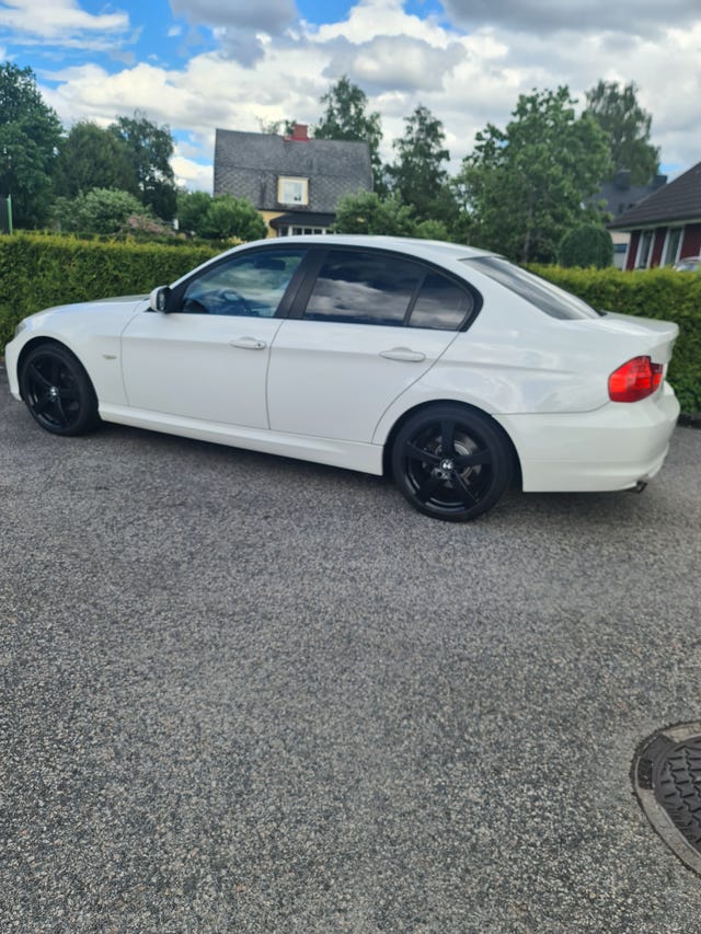 BMW 318i 2011