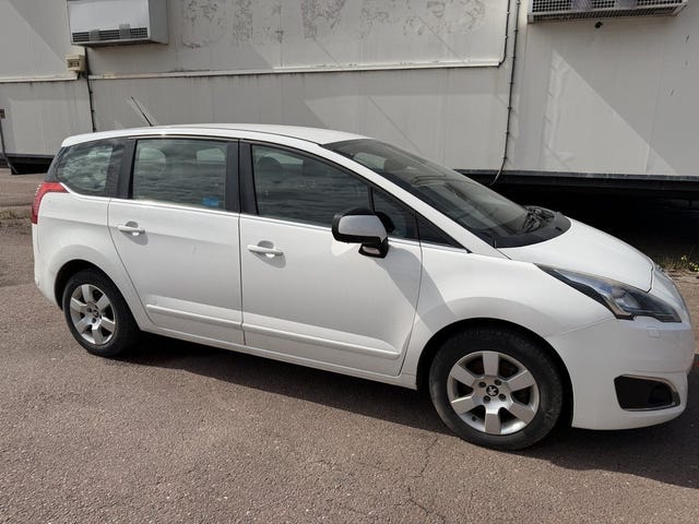 Peugeot 5008 2016
