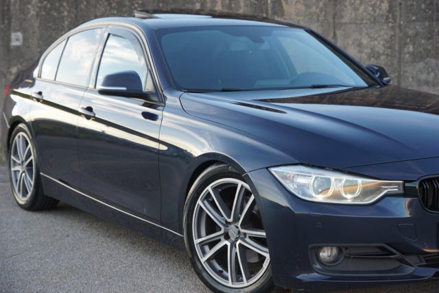 BMW 320d 2013 – bild 2