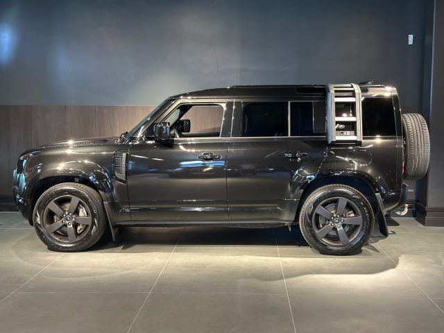Land Rover Defender 110 2024