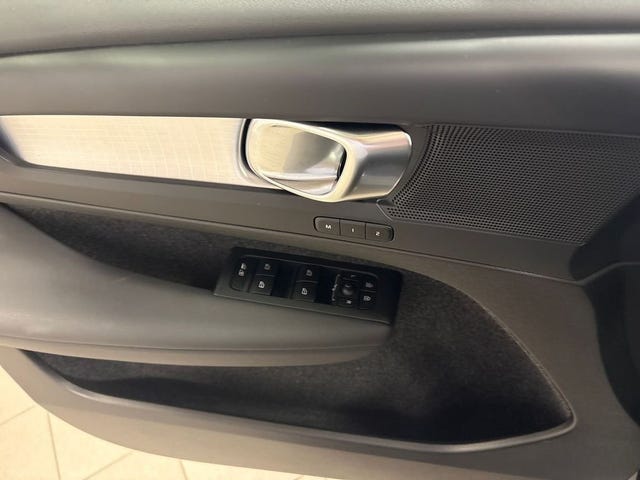 Volvo XC40 2025 – bild 4