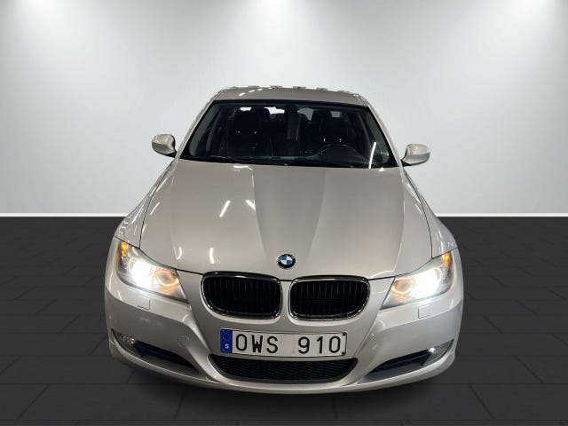 BMW 320d 2010 – bild 3