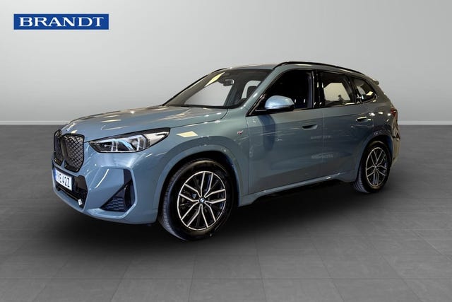BMW iX1 2024