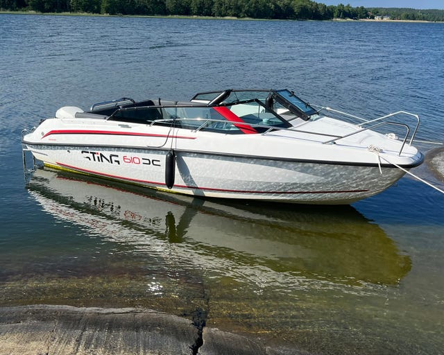 Sting 610 DC (2016) Evinrude 115HK (mycket välvårdad) + trailer