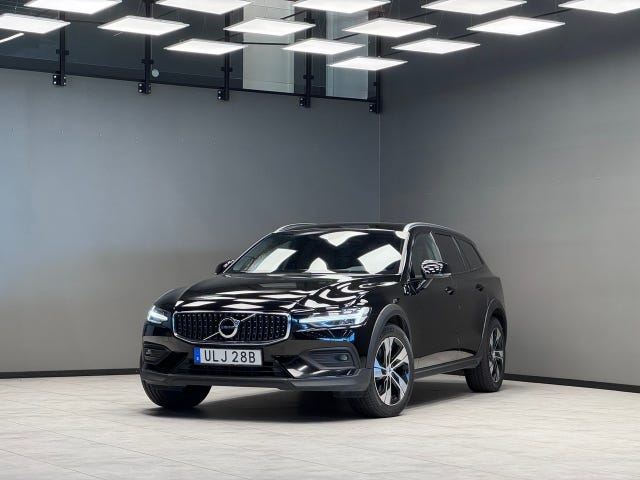 Volvo V60 Cross Country 2021