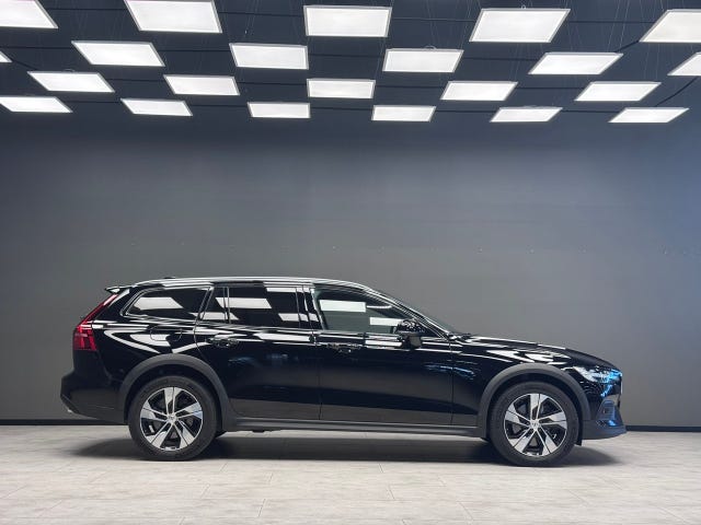 Volvo V60 Cross Country 2021 – bild 4