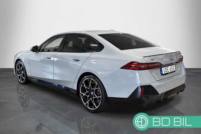 BMW 550e 2025 – bild 2