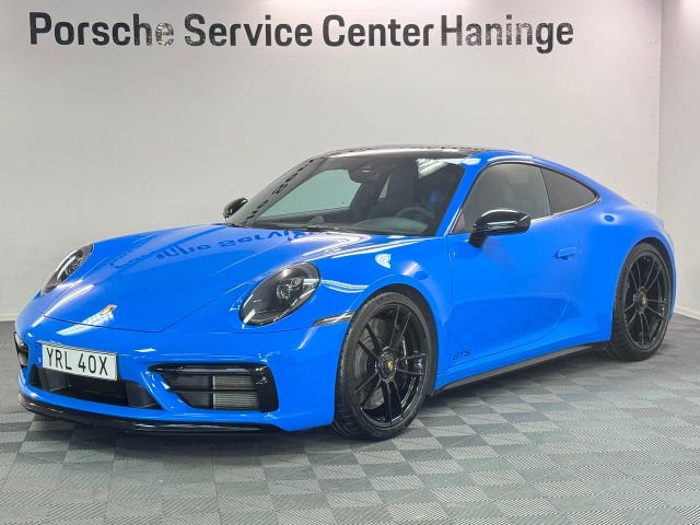 Porsche 911 Carrera 4 GTS 2022