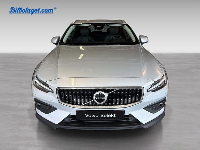 Volvo V60 Cross Country 2024
