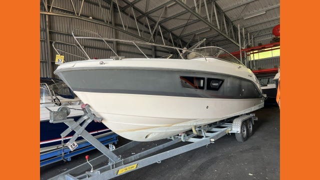 Uttern D77 Mercury F300 Verado