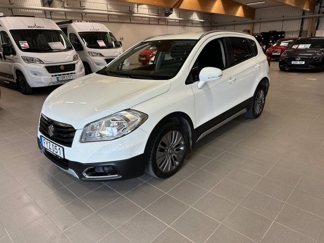Suzuki S-Cross 2015