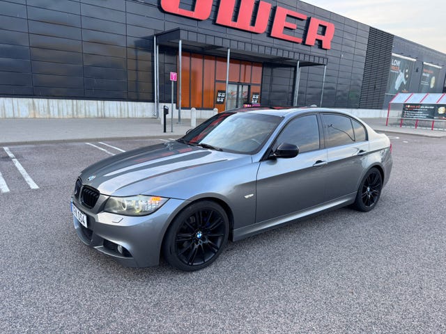 BMW 318d 2011
