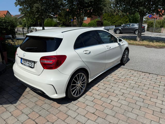 Mercedes-Benz A180 2015