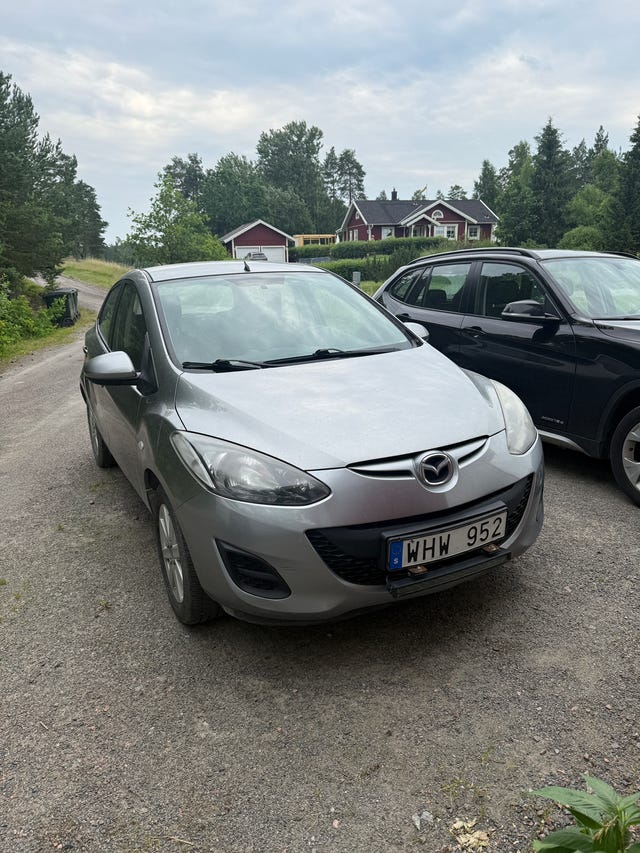 Mazda 2 2011
