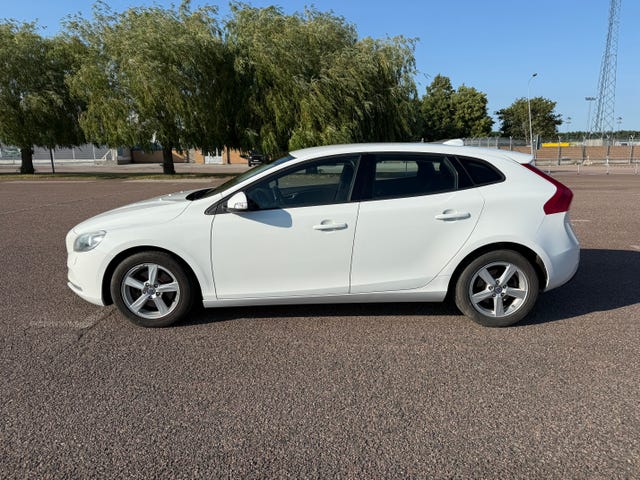 Volvo V40 2013