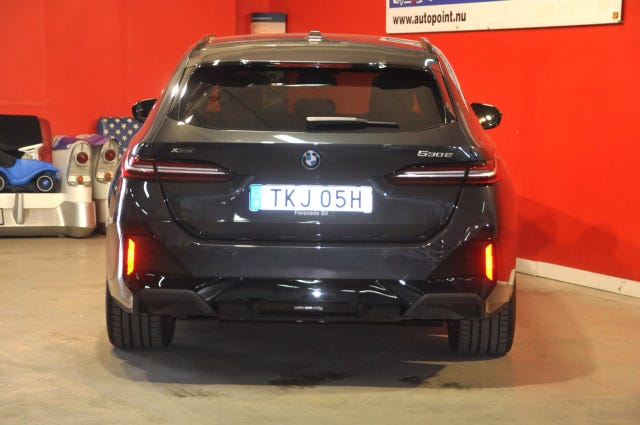 BMW 530e 2025 – bild 4