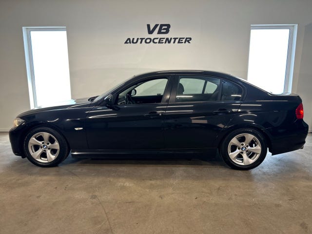 BMW 320d 2011 – bild 2