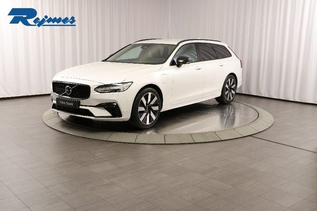 Volvo V90 2025