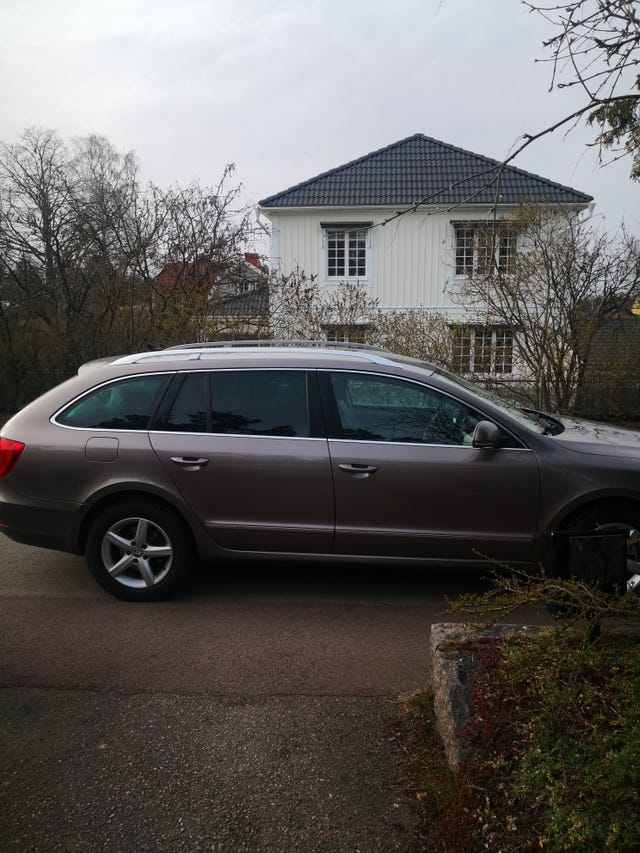 Skoda Superb 2012
