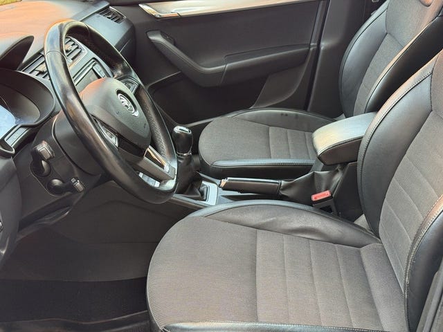 Skoda Octavia — bild 8 av 9