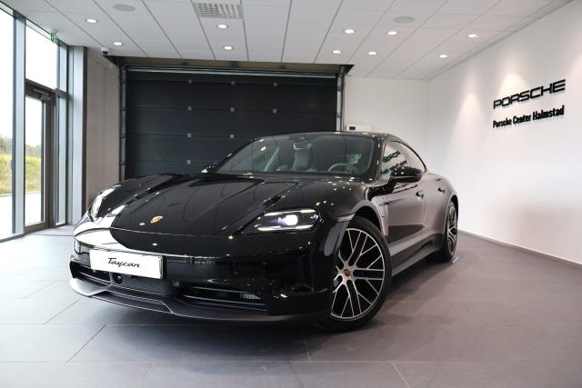 Porsche Taycan 4 2026