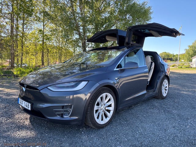Tesla Model X 2020