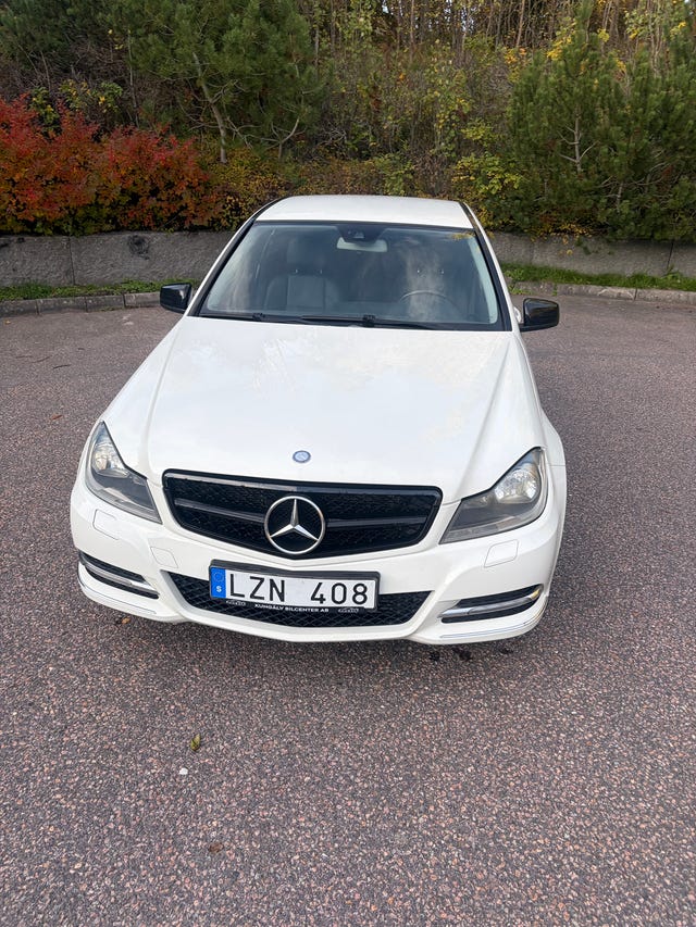 Mercedes-Benz C 180 2012