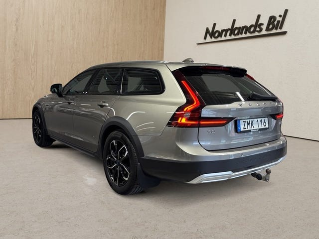 Volvo V90 Cross Country 2022 – bild 3