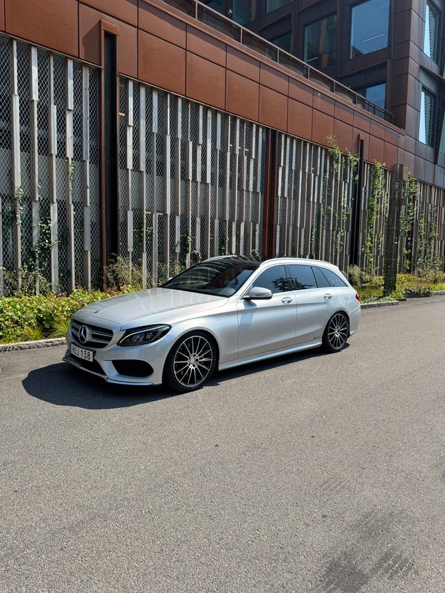 Mercedes-Benz C300 2015