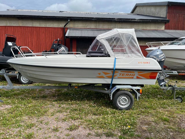 Terhi 475 Twin Yamaha 40hk 4-takt 80km Tiki Trailer