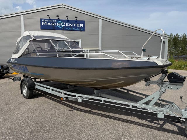 BUSTER MAGNUM MED YAMAHA 100 HK - 1999