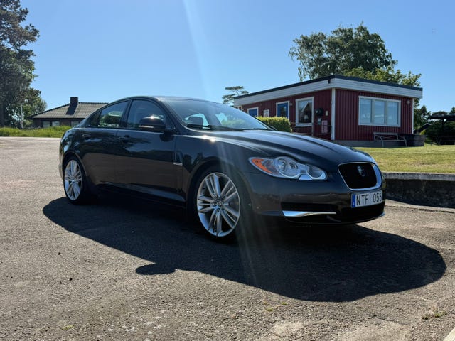Jaguar XF 2011
